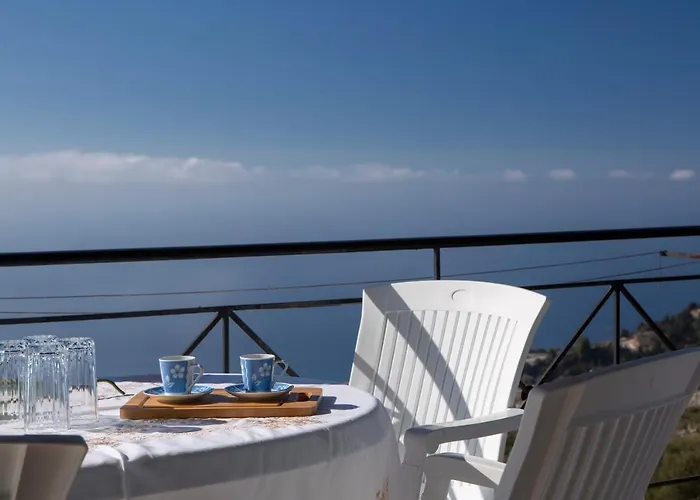 Oikos Vikentios 公寓 Athánion